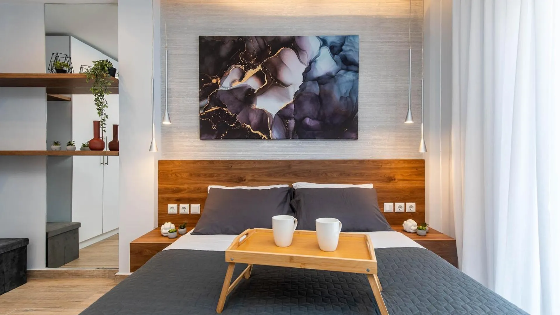 Urban Jungle Apartment Thessaloniki