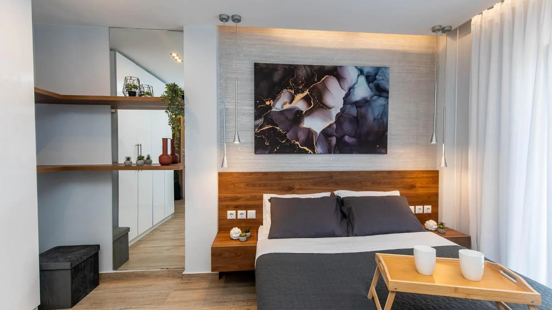 Urban Jungle Apartment Thessaloniki