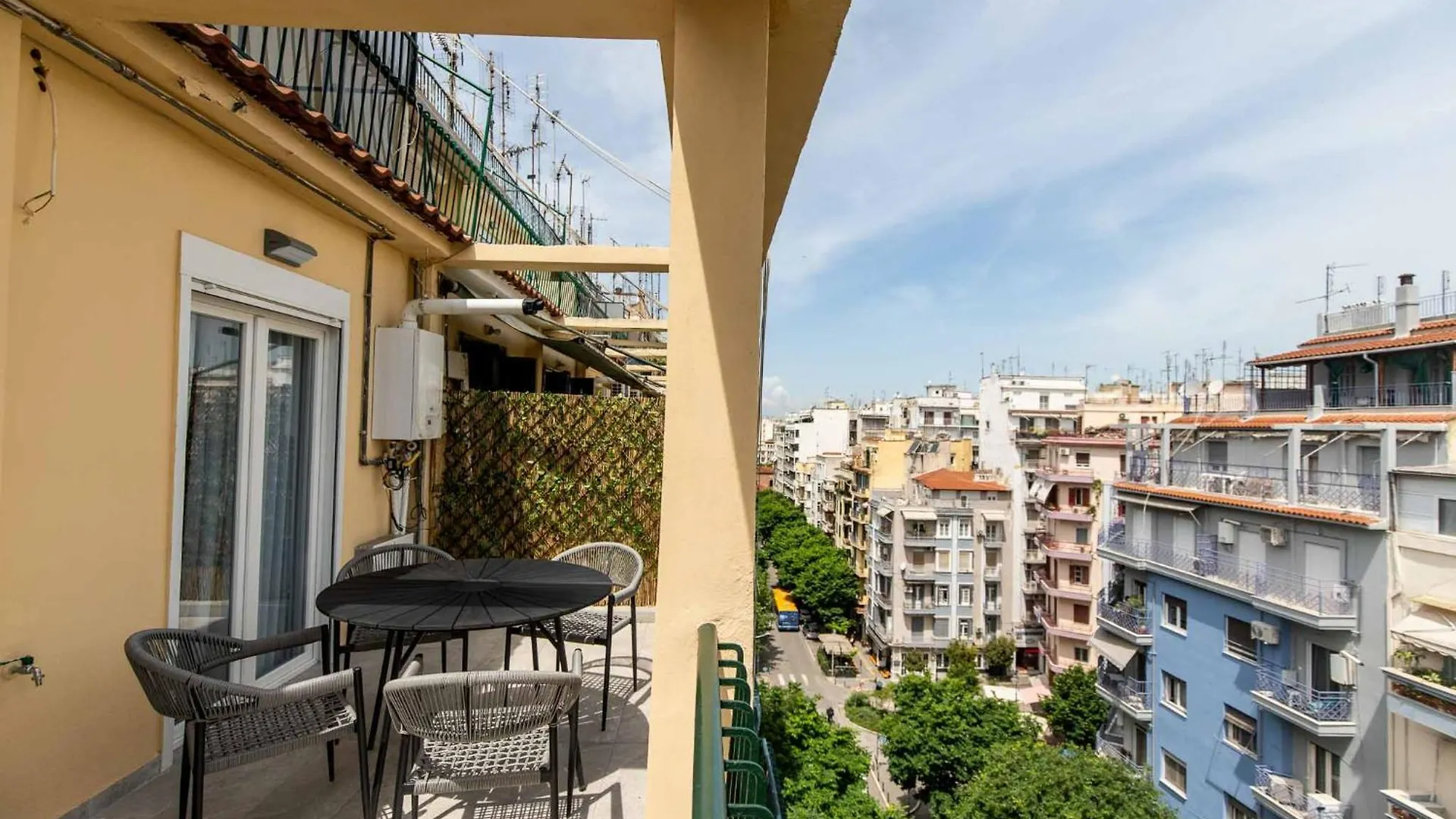 Urban Jungle Apartment Thessaloniki 0*,  Greece